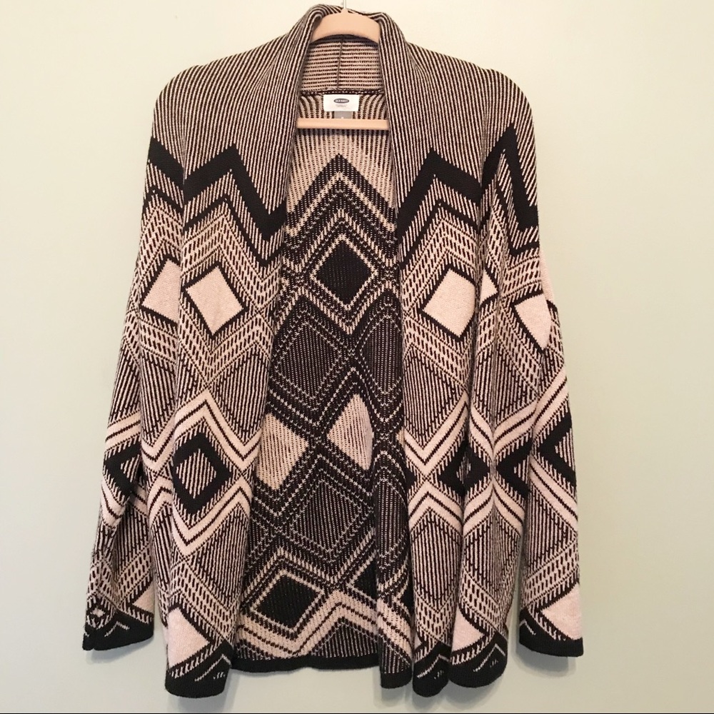 Old Navy Sweater Black & Cream Aztec Pattern SizeM - Picture 1 of 7